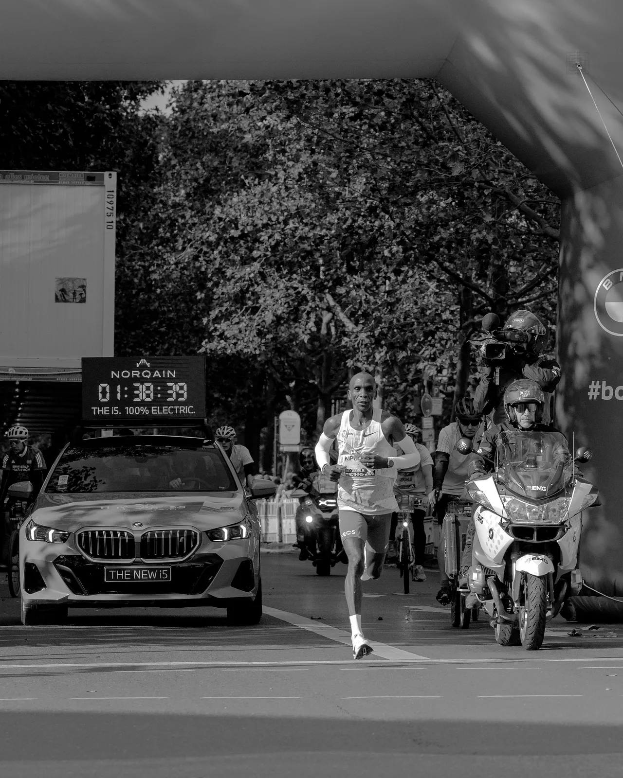 Berlin Marathon | BMW — frame 13
