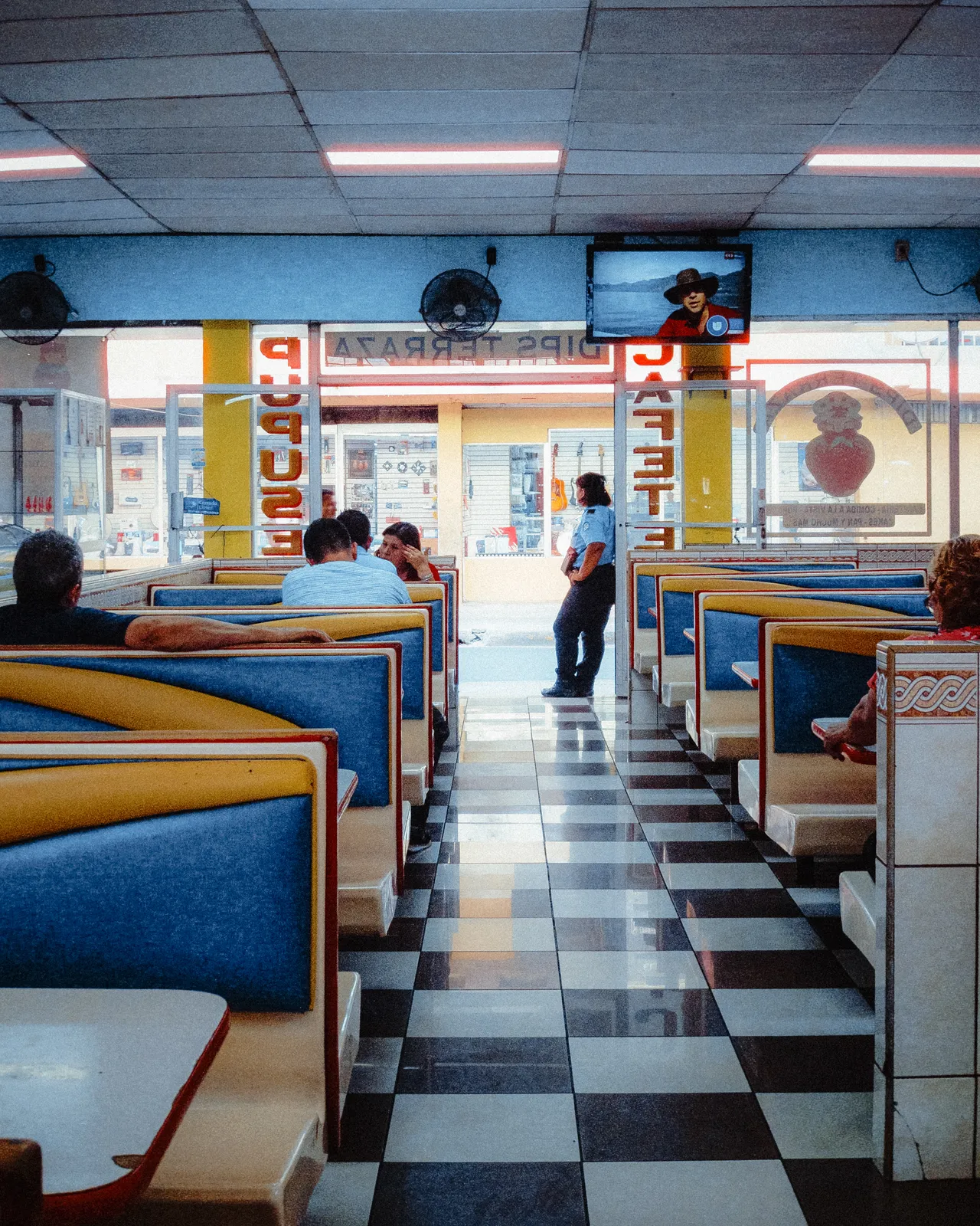 El Salvador — frame 38
