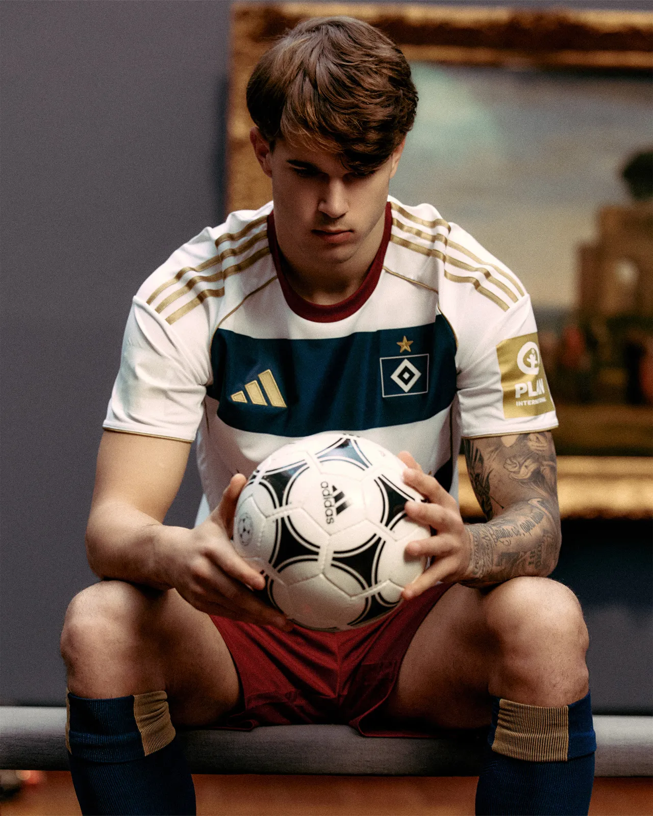 HSV Sondertrikot — frame 24