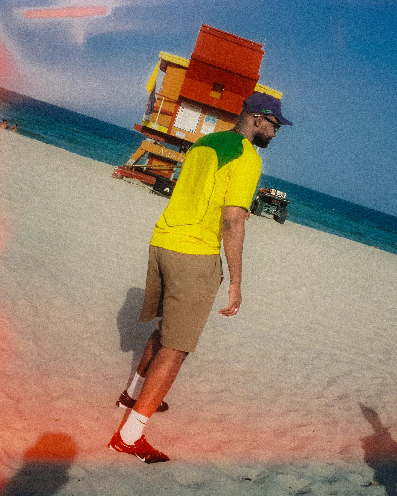 Nike Total 90 — Miami — frame 2